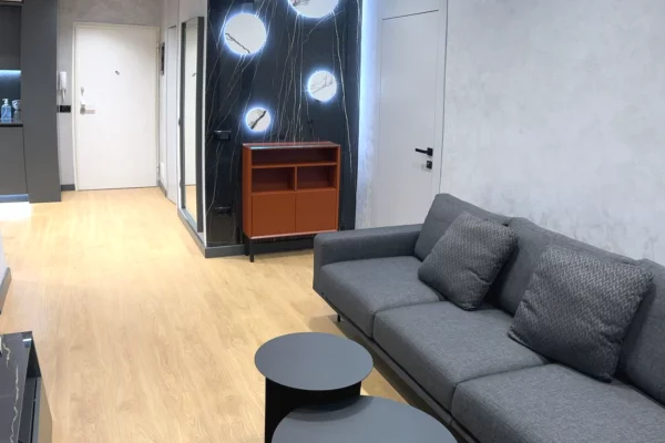 Shtepi me qera 2+1 ne Tirane - 2,000 Euro