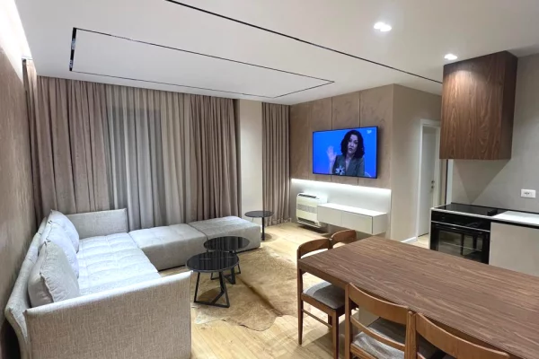 Shtepi me qera 2+1 ne Tirane - 1,600 Euro