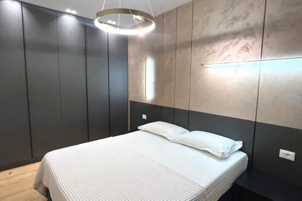 Shtepi me qera Apartament ne Tirane, 2+1, Mobilimi E mobiluar, Pagesa 1,600  Euro.