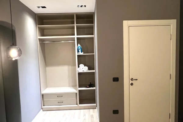 Shtepi me qera Apartament ne Tirane, 1+1, Mobilimi E mobiluar, Pagesa 1,400  Euro.