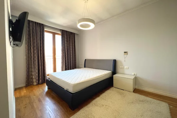 Shtepi me qera Apartament ne Tirane, 2+1, Mobilimi E mobiluar, Pagesa 160,000  Leke.