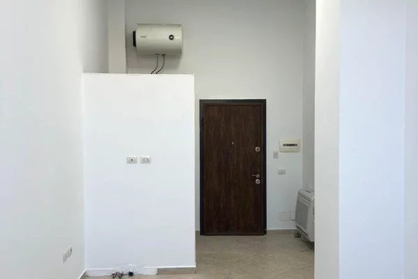 Jepet me qera ambient per zyra tek Toptani/450 EURO