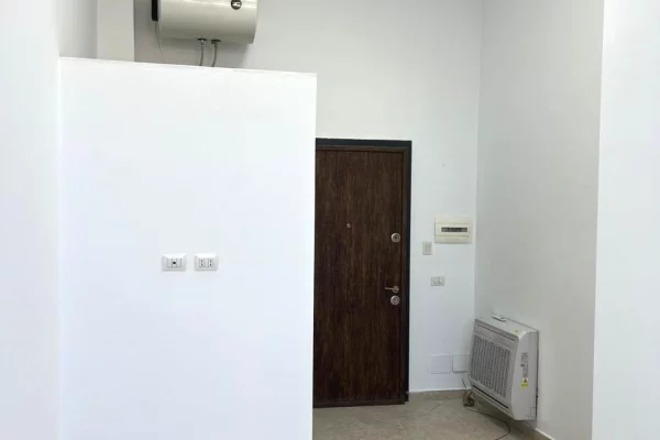 Jepet me qera ambient per zyra tek Toptani/450 EURO