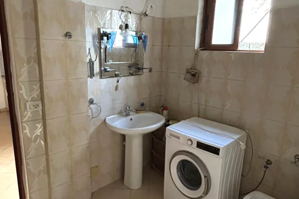 Shtepi me qera Apartament ne Tirane, 1+1, Mobilimi E mobiluar, Pagesa 30,000  Leke.