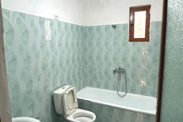 Shtepi me qera Apartament ne Tirane, 1+1, Mobilimi E mobiluar, Pagesa 30,000  Leke.