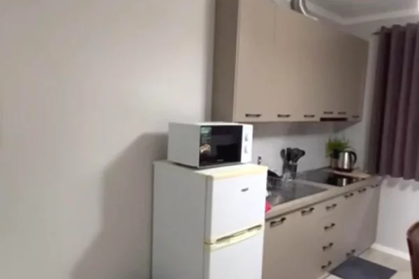 Shtepi me qera 2+1 ne Tirane - 52,000 Leke