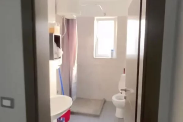 Shtepi me qera 2+1 ne Tirane - 52,000 Leke