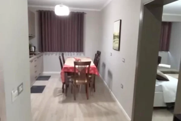 Shtepi me qera Apartament ne Tirane, 2+1, Mobilimi E mobiluar, Pagesa 52,000  Leke.