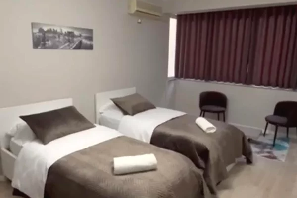 Shtepi me qera Apartament ne Tirane, 2+1, Mobilimi E mobiluar, Pagesa 52,000  Leke.