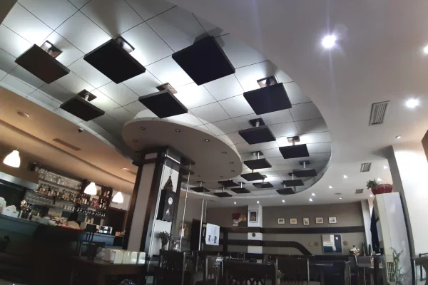 Ambiente Commerciale in Affitto 2+1 a Tirana - 1,500 Euro