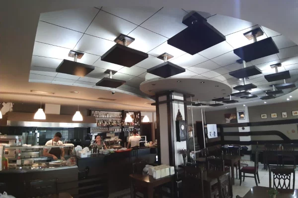 Ambiente Commerciale in Affitto 2+1 a Tirana - 1,500 Euro