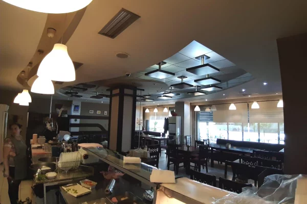 Ambiente Commerciale in Affitto 2+1 a Tirana - 1,500 Euro