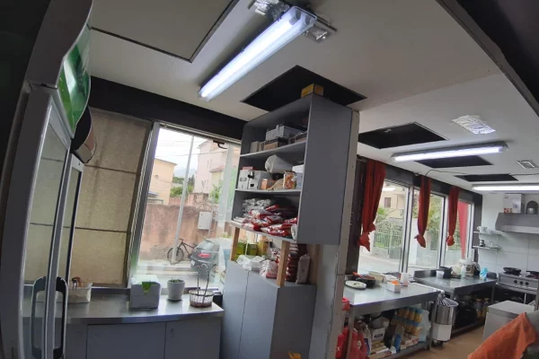 Jepet me qira ambient ideal per menze / restorant – Laprake