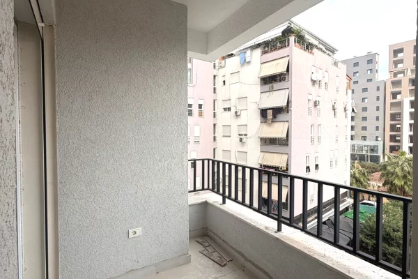Shtepi ne shitje Apartament ne Tirane, 1+1, Mobilimi Bosh, pa mobiluar, Pagesa 203,448  Euro.