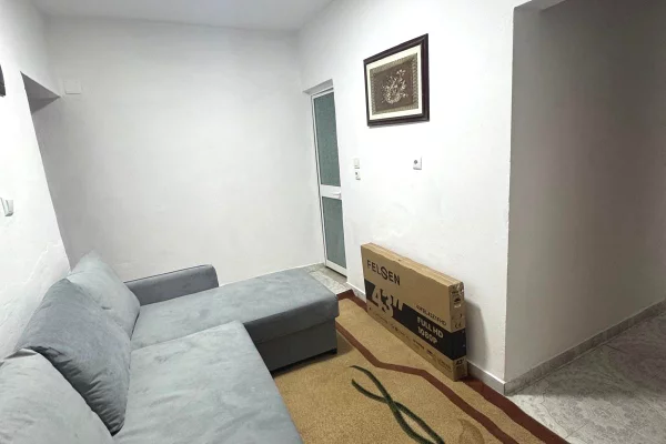 Shtepi me qera 1+1 ne Tirane - 48,000 Leke