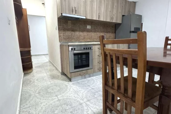 Shtepi me qera 1+1 ne Tirane - 48,000 Leke