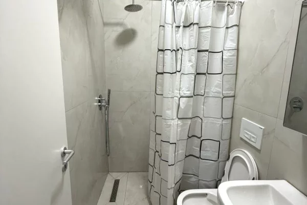 Shtepi me qera Apartament ne Tirane, 1+1, Mobilimi E mobiluar, Pagesa 50,000  Leke.