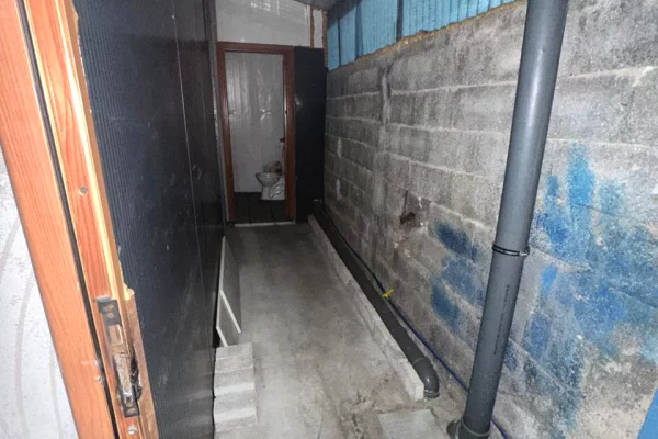 Ambiente Commerciale in Affitto 6+1 a Tirana - 100,000 Leke