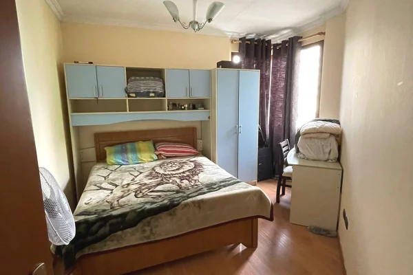 Shtepi me qera 3+1 ne Tirane - 1,500 Euro