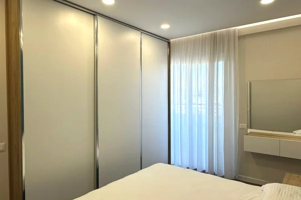 Shtepi ne shitje Apartament ne Tirane, 2+1, Mobilimi E mobiluar, Pagesa 210,000  Euro.