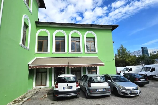 Ambient biznesi me qera 1+1 ne Tirane - 700 Euro