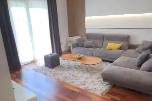 Shtepi ne shitje 3+1 ne Tirane - 200,000 Euro