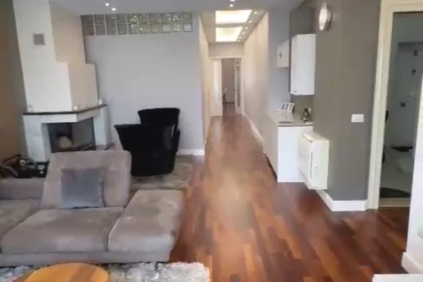 Shtepi ne shitje Apartament ne Tirane, 3+1, Mobilimi E mobiluar, Pagesa 200,000  Euro.