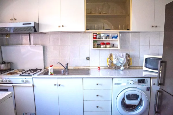 Shtepi me qera 3+1 ne Tirane - 70,000 Leke