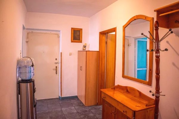 Shtepi me qera Apartament ne Tirane, 3+1, Mobilimi E mobiluar, Pagesa 70,000  Leke.