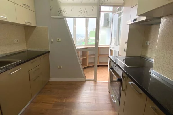 Shtepi me qera 2+1 ne Tirane - 1,150 Euro