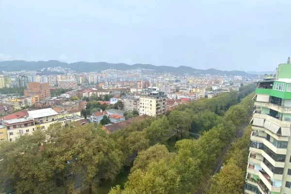 Shtepi me qera Apartament ne Tirane, 2+1, Mobilimi E mobiluar, Pagesa 1,150  Euro.