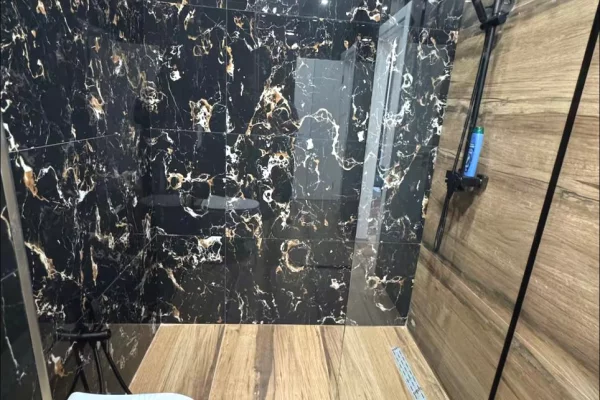 Shtepi me qera Apartament ne Tirane, 2+1, Mobilimi E mobiluar, Pagesa 90,000  Leke.