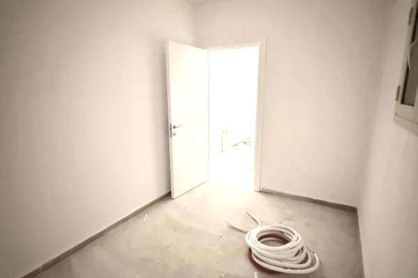 Shtepi ne shitje Apartament ne Tirane, 2+1, Mobilimi E mobiluar, Pagesa 95,000  Euro.