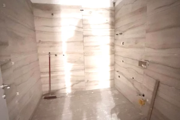 Shtepi ne shitje Apartament ne Tirane, 2+1, Mobilimi E mobiluar, Pagesa 95,000  Euro.