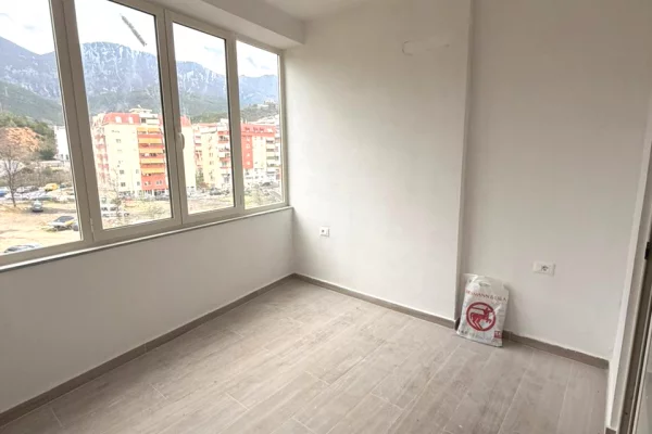 Shtepi ne shitje 2+1 ne Tirane - 85,000 Leke