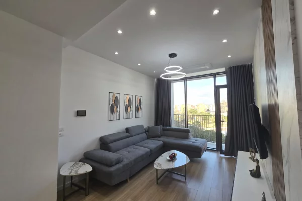 Shtepi me qera Apartament ne Tirane, 2+1, Mobilimi E mobiluar, Pagesa 1,300  Euro.