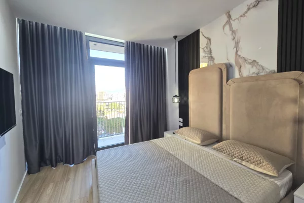 Shtepi me qera Apartament ne Tirane, 2+1, Mobilimi E mobiluar, Pagesa 1,300  Euro.