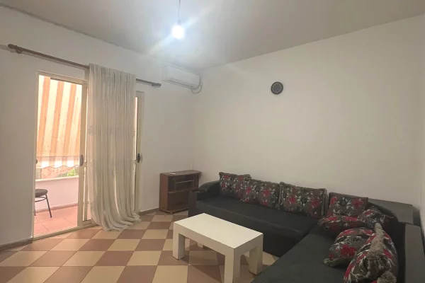 Shtepi me qera 1+1 ne Tirane - 30,000 Leke