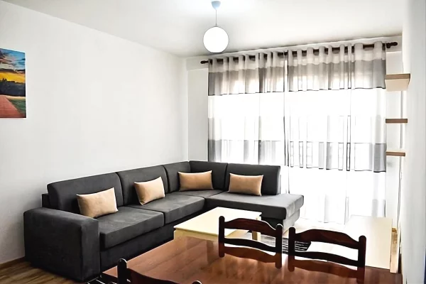 Shtepi me qera 1+1 ne Tirane - 50,000 Leke