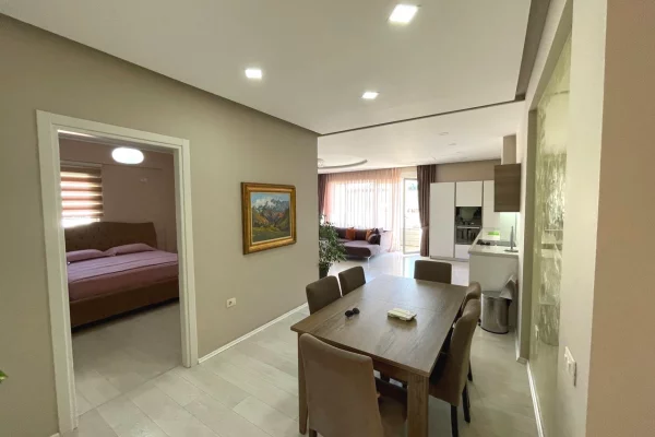 Shtepi me qera 3+1 ne Tirane - 1,400 Euro