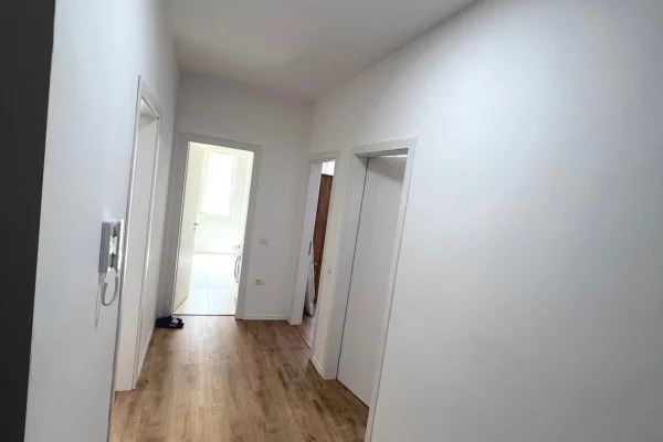 Shtepi me qera Apartament ne Tirane, 2+1, Mobilimi E mobiluar, Pagesa 45,000  Leke.