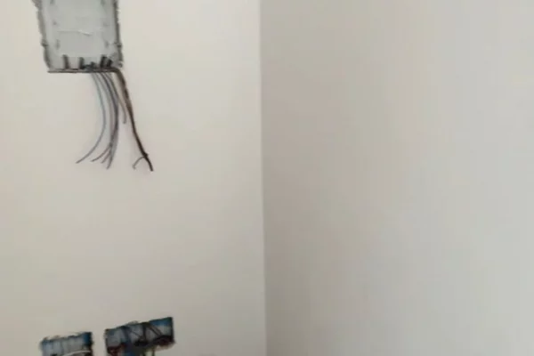 Shtepi ne shitje Apartament ne Tirane, 1+1, Mobilimi Bosh, pa mobiluar, Pagesa 76,743  Euro.