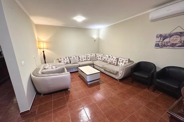 Shtepi me qera 3+1 ne Tirane - 70,000 Leke