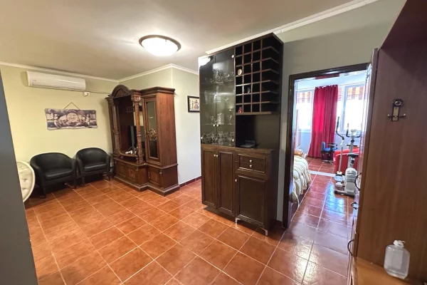 Shtepi me qera 3+1 ne Tirane - 70,000 Leke