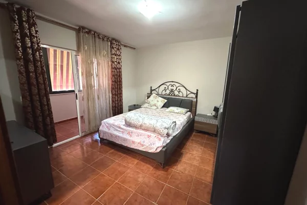 Shtepi me qera Apartament ne Tirane, 3+1, Mobilimi E mobiluar, Pagesa 70,000  Leke.