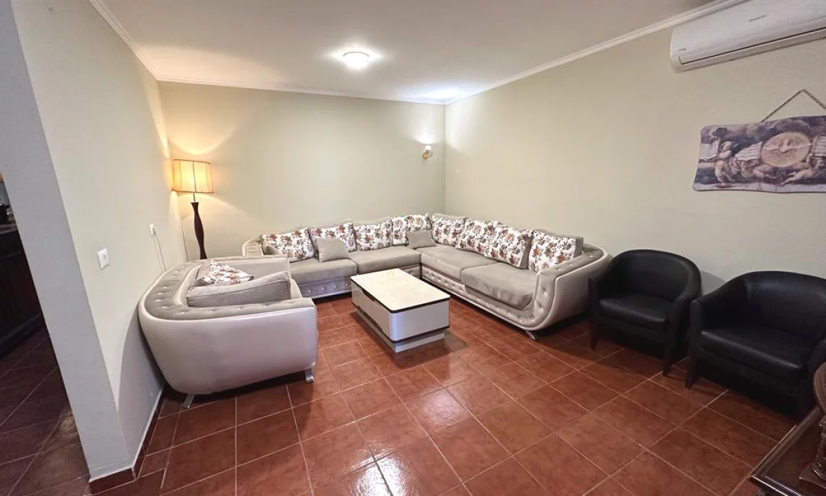 Shtepi me qera Apartament ne Tirane, 3+1, Mobilimi E mobiluar, Pagesa 70,000  Leke.