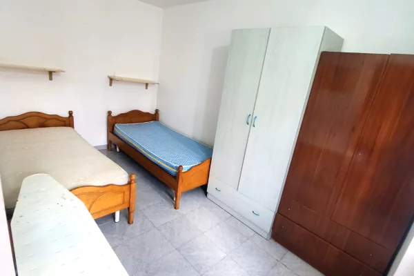 jepet me qera apartament  1+1 tek selvia/35,000 leke