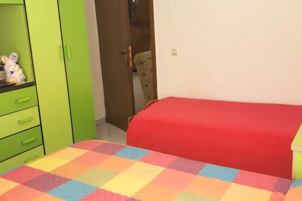 Shtepi me qera 2+1 ne Tirane - 65,000 Leke