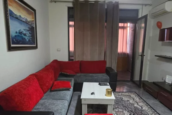 Shtepi me qera 1+1 ne Tirane - 50,000 Leke