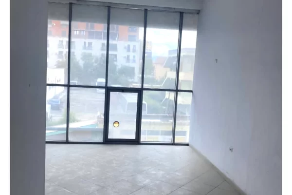 Ambient biznesi me qera 1+1 ne Tirane - 750 Euro
